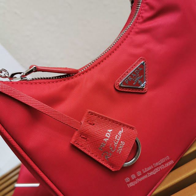 prada女包 普拉達2020新款nylon Hobo手拎包 時尚百搭 prada腋下包 1BH204 Prada單肩斜挎包  pyd2395